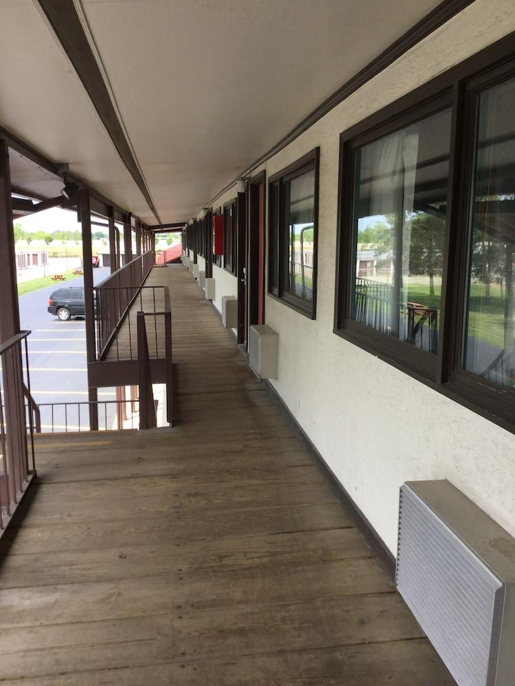 Econo Lodge Buffalo South Blasdell Buitenkant foto