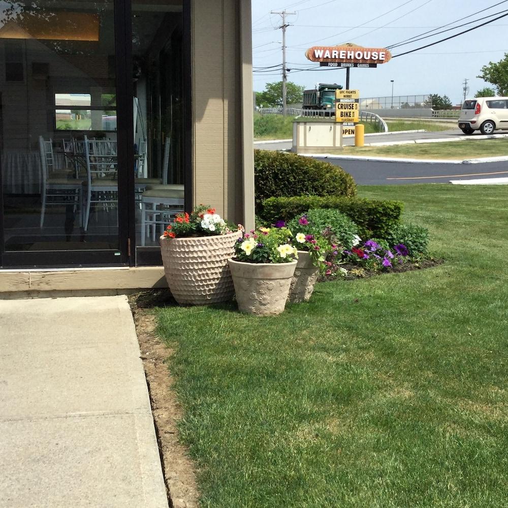 Econo Lodge Buffalo South Blasdell Buitenkant foto
