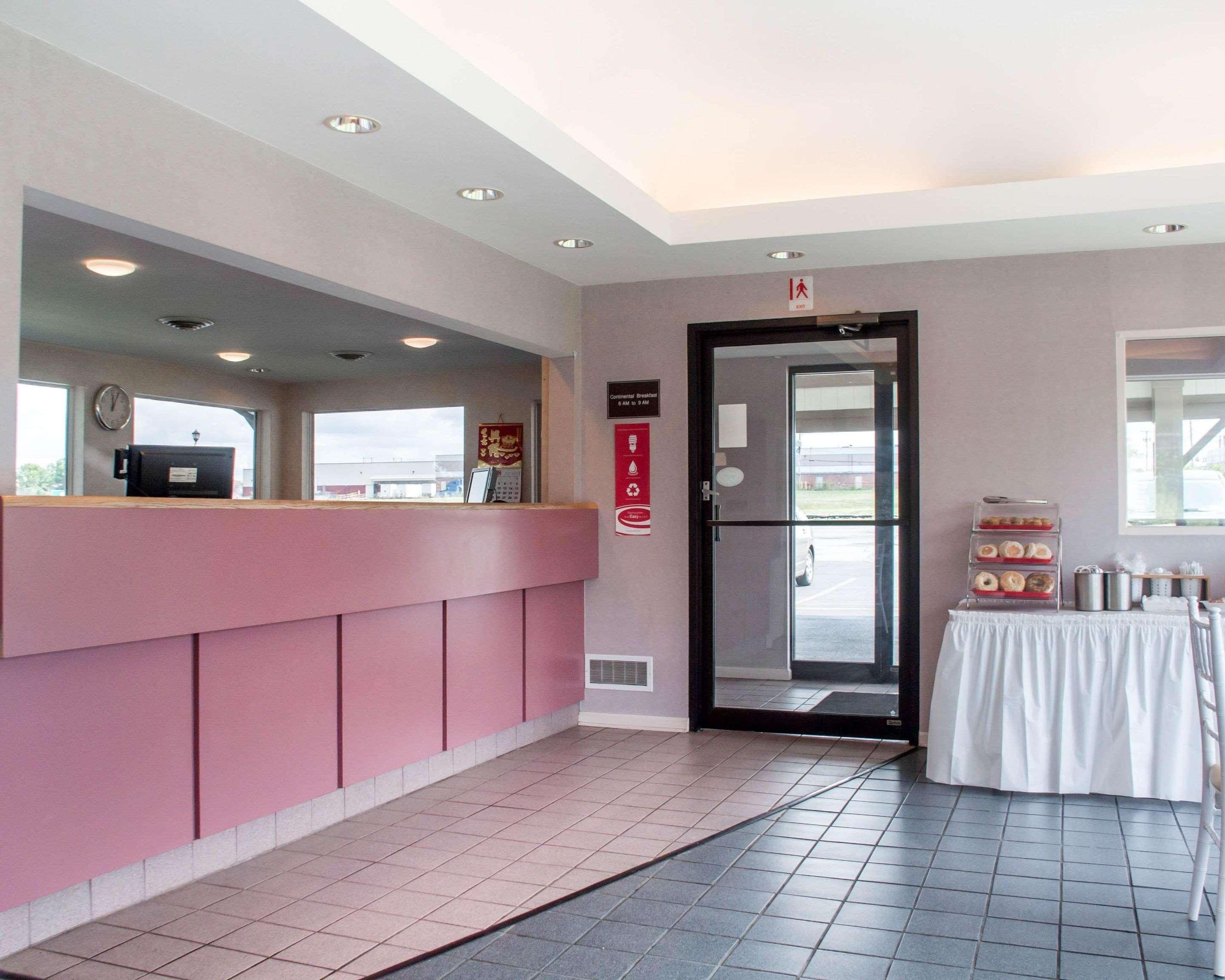 Econo Lodge Buffalo South Blasdell Buitenkant foto