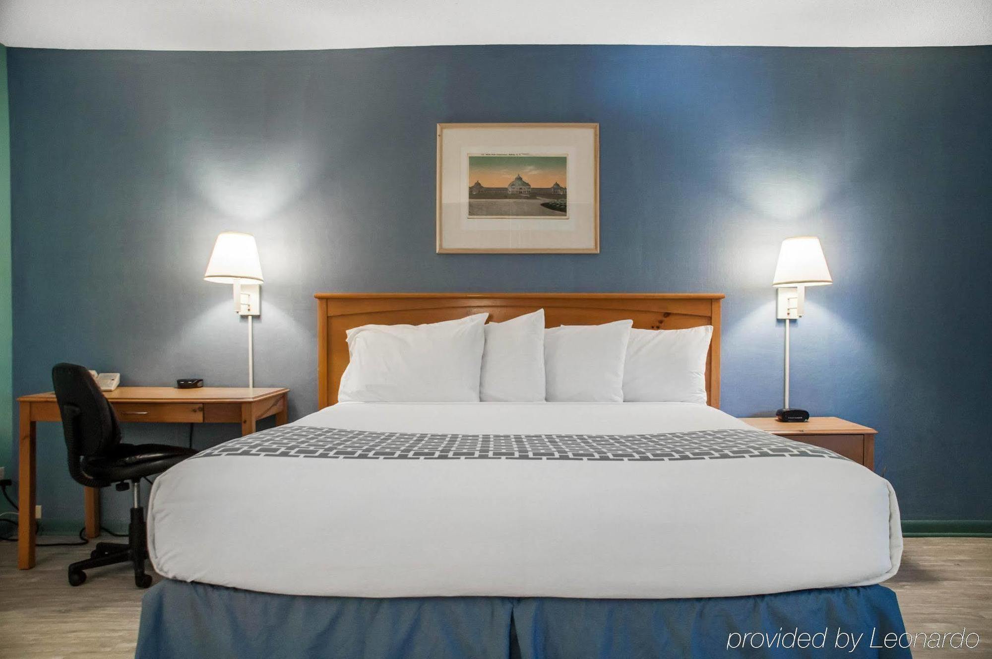 Econo Lodge Buffalo South Blasdell Buitenkant foto