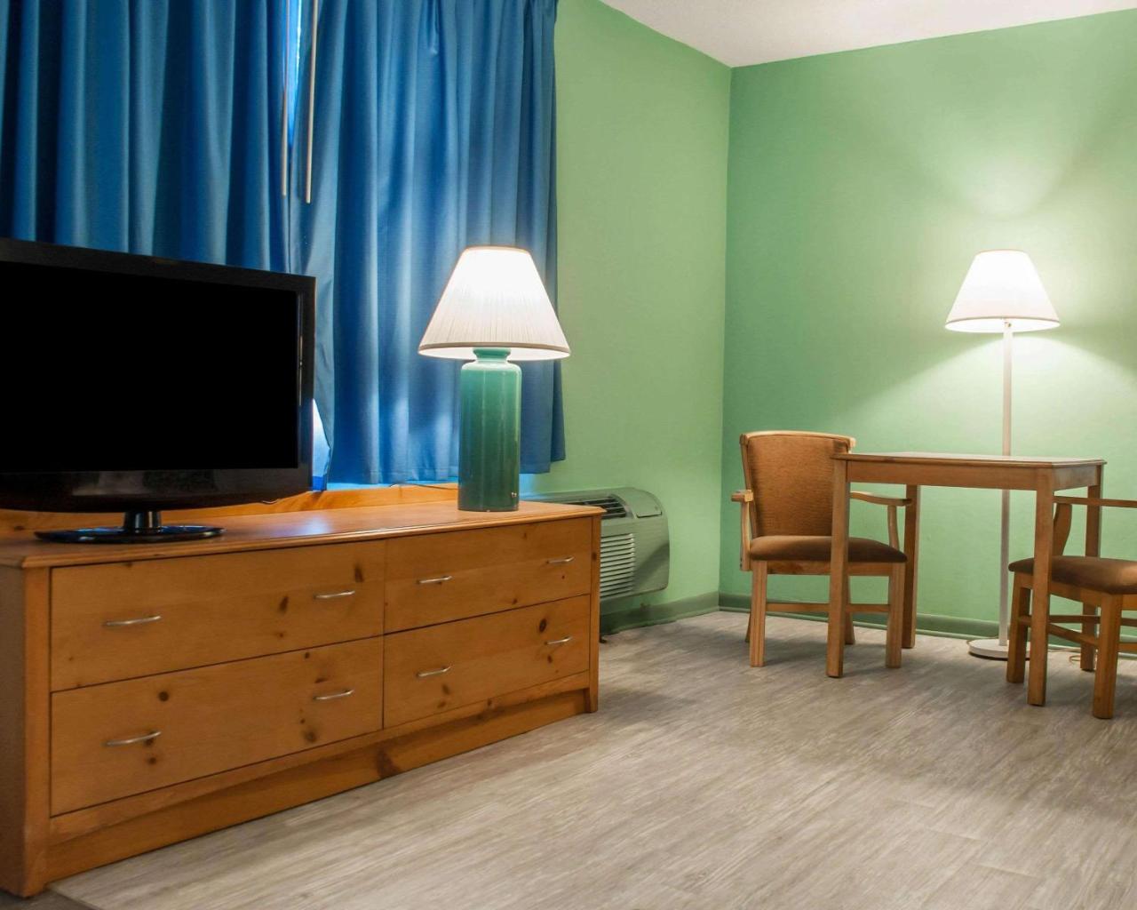 Econo Lodge Buffalo South Blasdell Buitenkant foto
