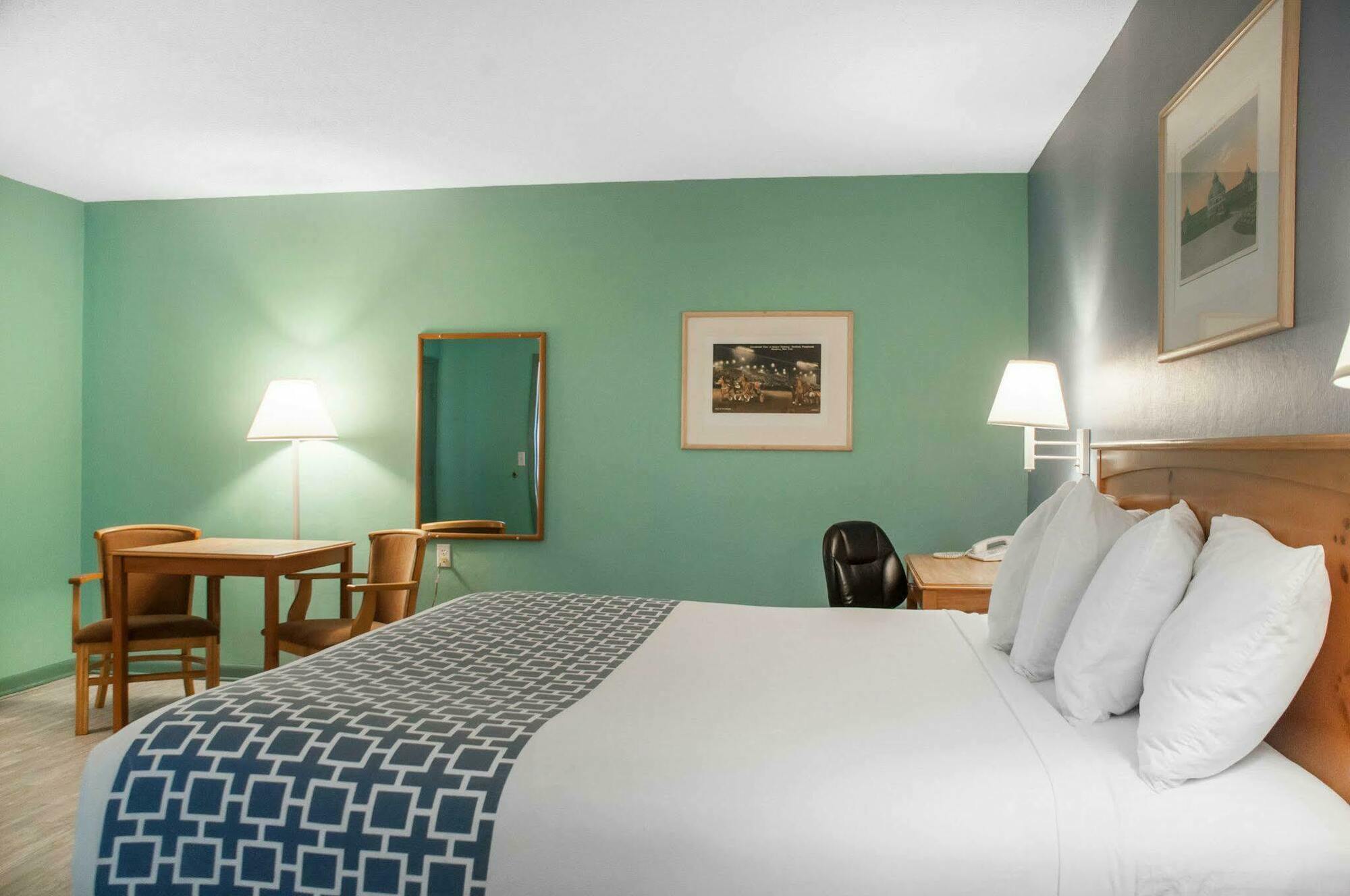 Econo Lodge Buffalo South Blasdell Buitenkant foto